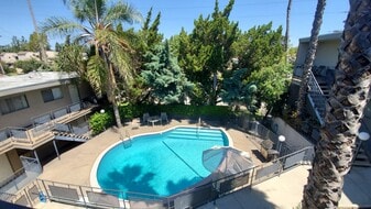 Building Photo - 15106 W Magnolia Blvd