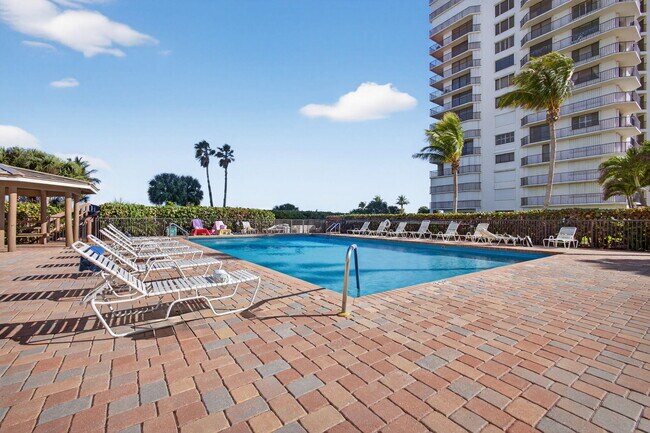 Building Photo - 3150 N Hwy A1A