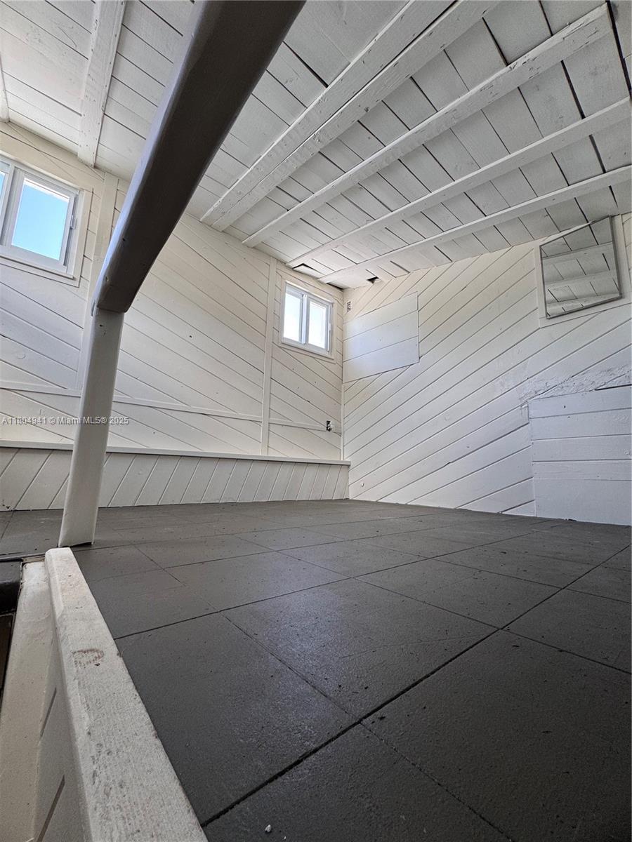 Building Photo - 1720 SW 23rd Ave