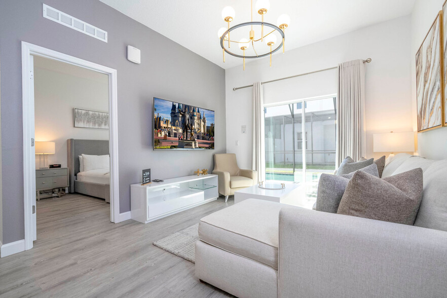 Building Photo - 513 Famagusta Dr