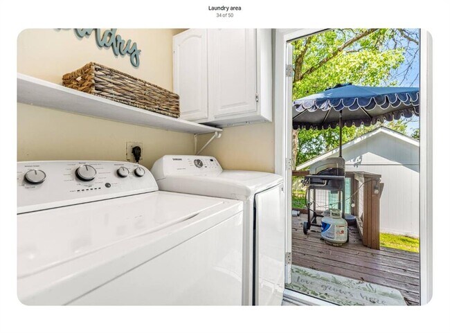 Building Photo - 1129 Poquito St