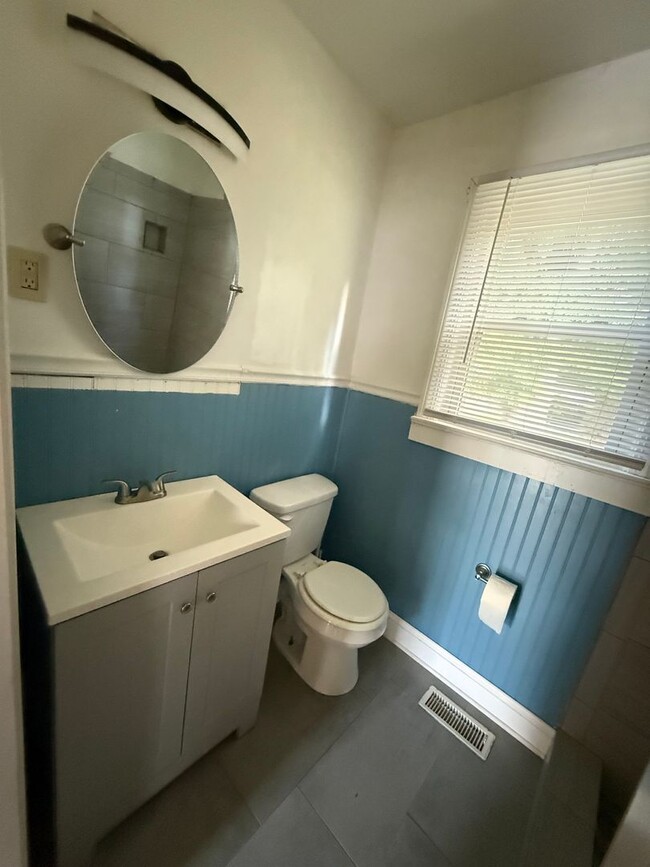 Building Photo - ***MOVE IN SPECIAL*** 1st Month's Rent Fre...