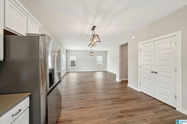 Building Photo - 559 Troubadour Ln