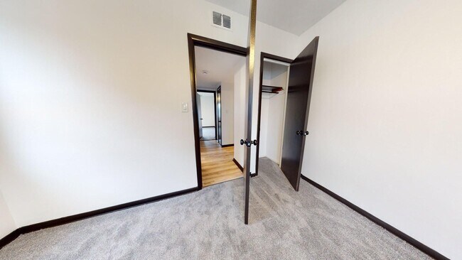 Building Photo - Parma - 2 Bedroom Apartment