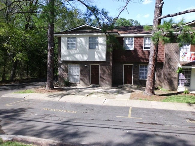 Primary Photo - Stratford Terrace Townhomes