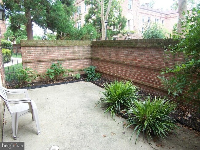 Building Photo - 1111 N Pitt St