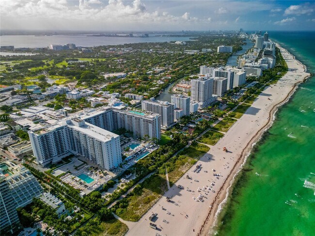 Building Photo - 102 24th St