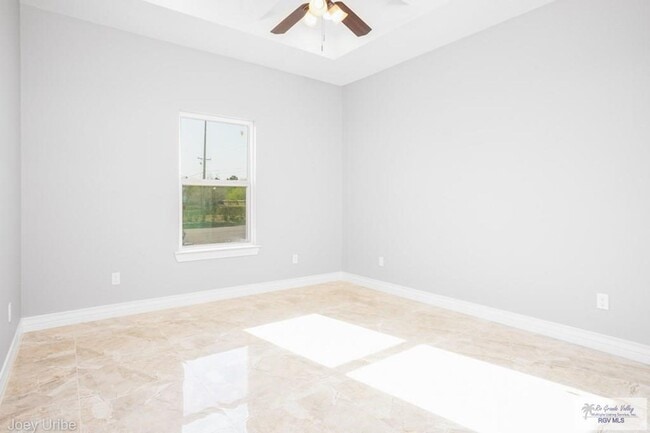 Building Photo - 1434 White Oak Dr