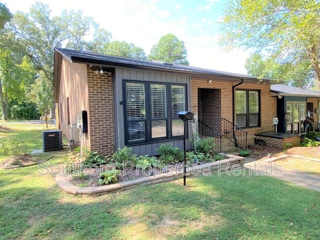 Primary Photo - 517 Apple Ln