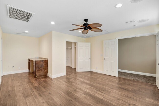 Building Photo - Gorgeous 3,000+ sq ft home in Glendora wit...