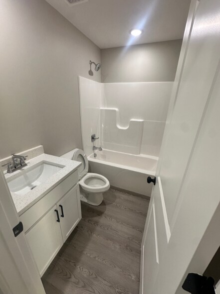 Building Photo - 103 Weston Cv