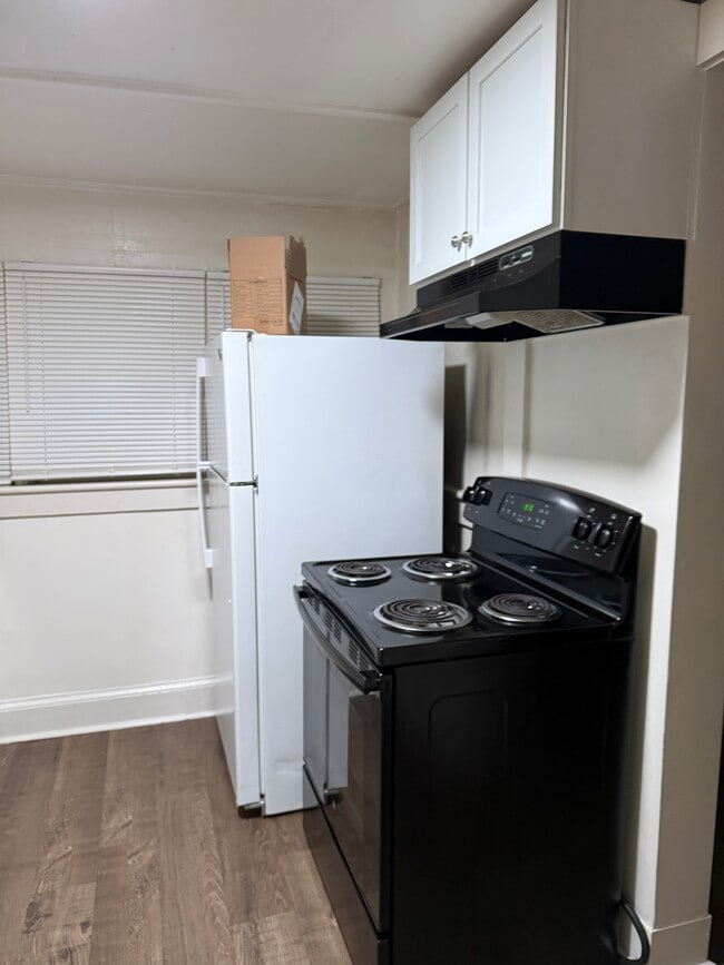 Building Photo - 821 Mt Vernon Ave