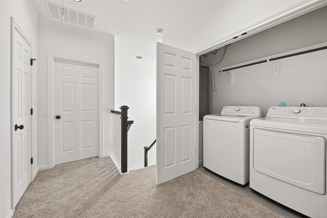 Building Photo - 10949 Cannes Memorial Dr