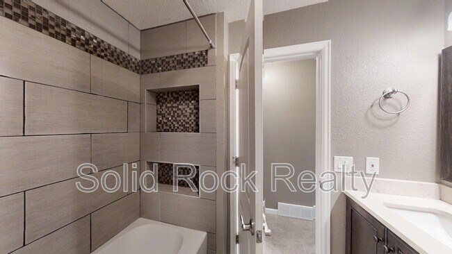 Building Photo - 5780 Eldora Dr