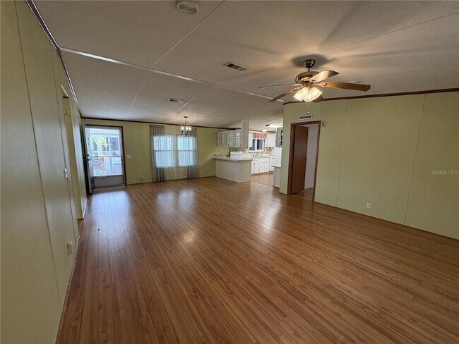 Building Photo - 616 Klickety Klak Ln