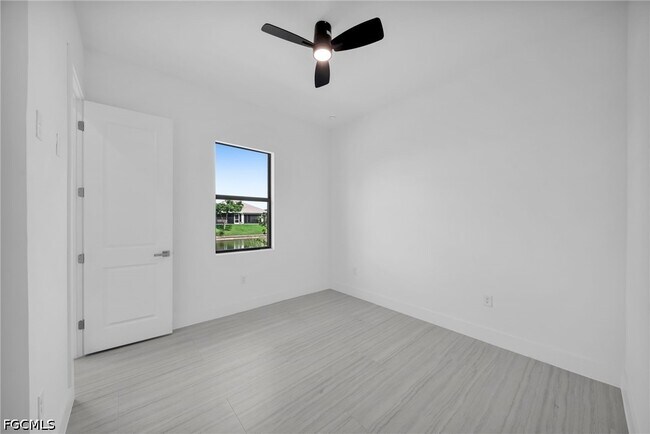 Building Photo - 3423 NE 13th Ave