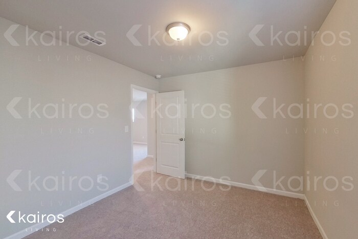 Building Photo - 243 Hawthorn Trail