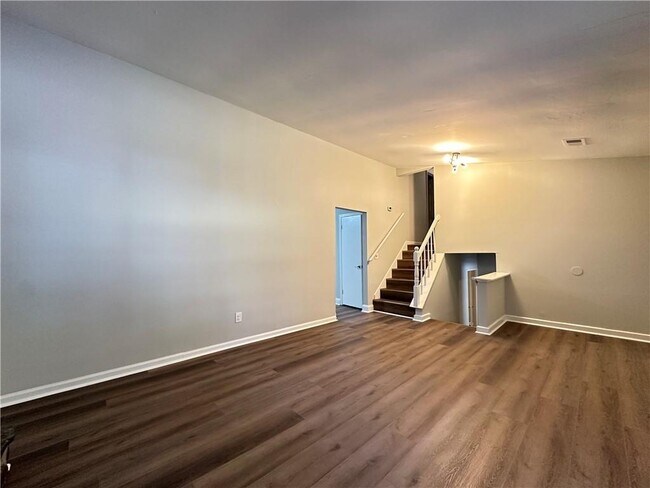 Building Photo - 2496 Landington Way NW