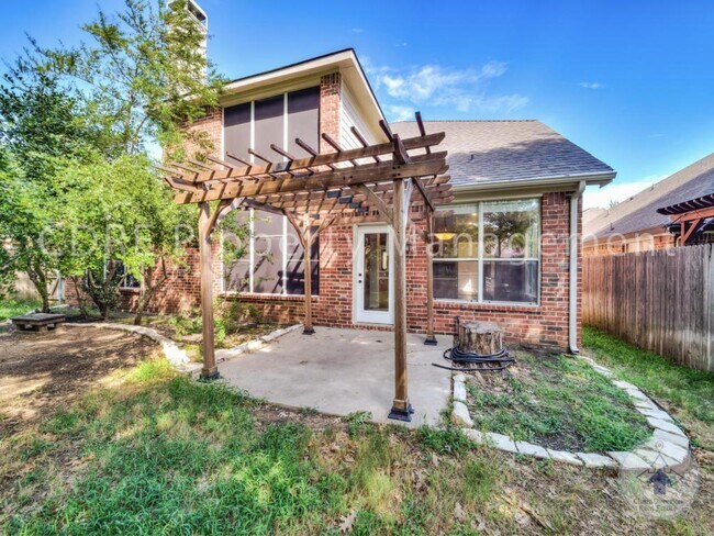 Building Photo - 520 Arcadia Dr