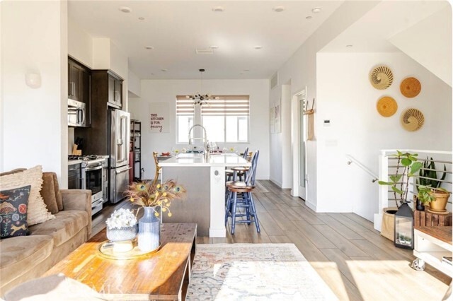 Building Photo - 285 Dockside Ln