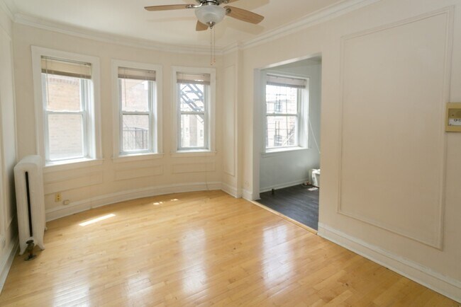 Building Photo - 5516 N Kenmore Ave