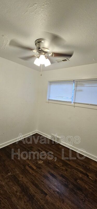 Building Photo - 11410 Palmer Ave