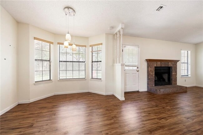 Building Photo - 207 Pleasant View Ln