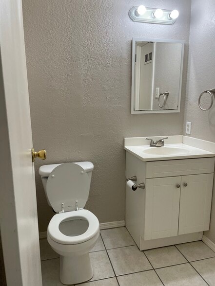 Building Photo - 10910 Baltic Dr