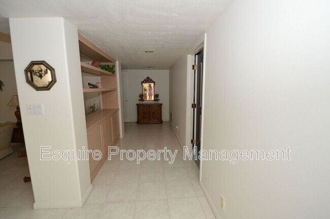 Building Photo - 31 Alviso Dr