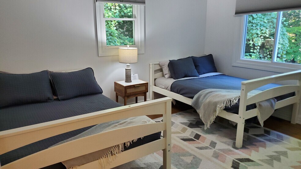 Building Photo - 7967 Sunset Dr