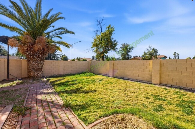 Building Photo - Charming Gilbert Home with Spacious Living & Prime Location