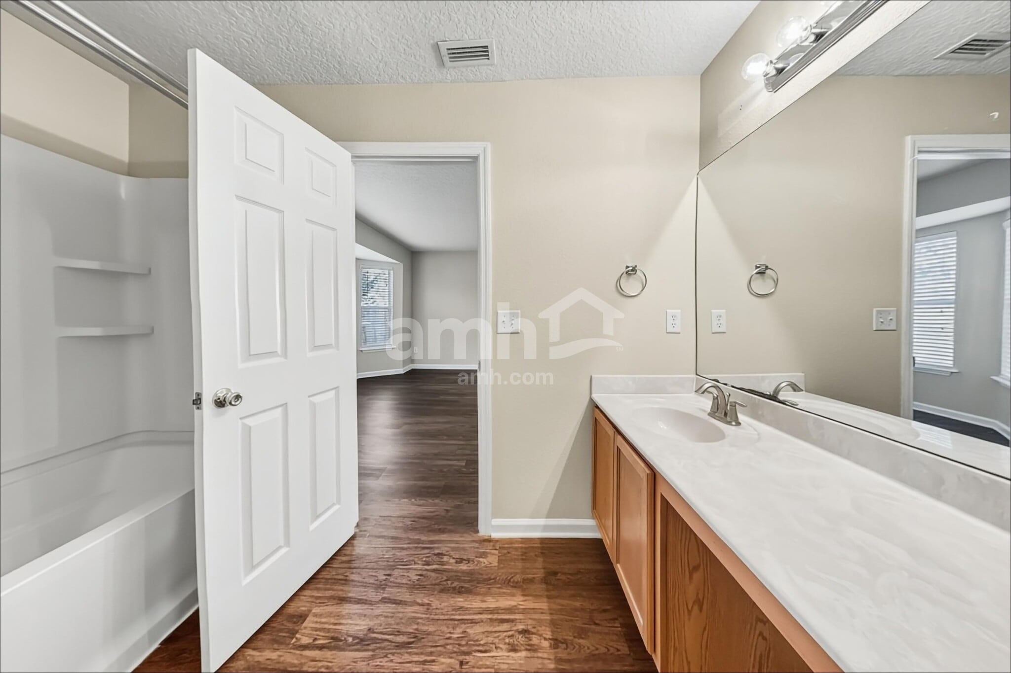 Building Photo - 422 Bostwick Cir