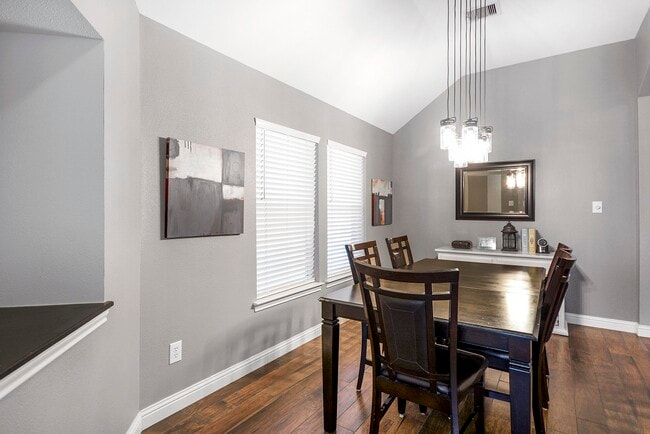 Building Photo - 28139 Canyon Wren Dr