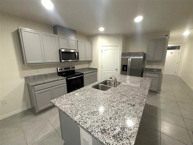 Building Photo - 1329 Derry Ave