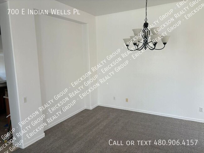 Building Photo - 700 E Indian Wells Pl