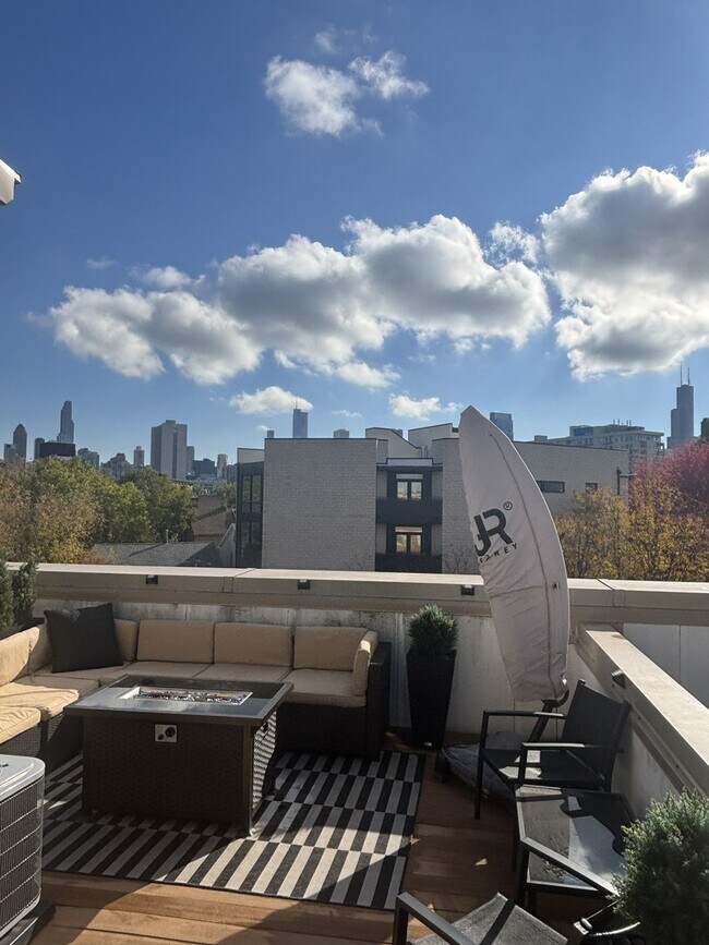 Building Photo - 854 N Ogden Ave