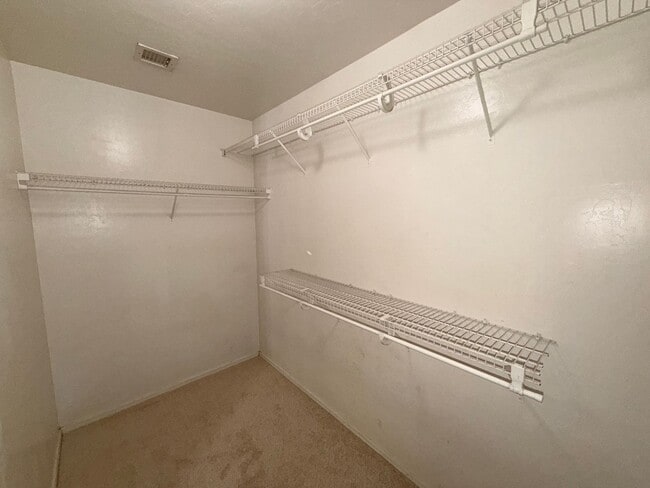 Building Photo - Refinished 4 by 2.5 Avondale Home - Corner...