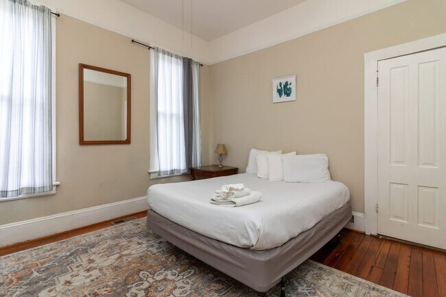 Building Photo - 737 3rd Ave