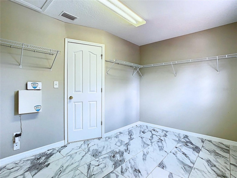 Building Photo - 10617 Bamboo Rod Cir