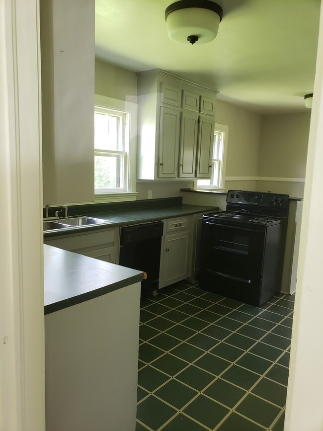 Building Photo - 1210 2nd Ave