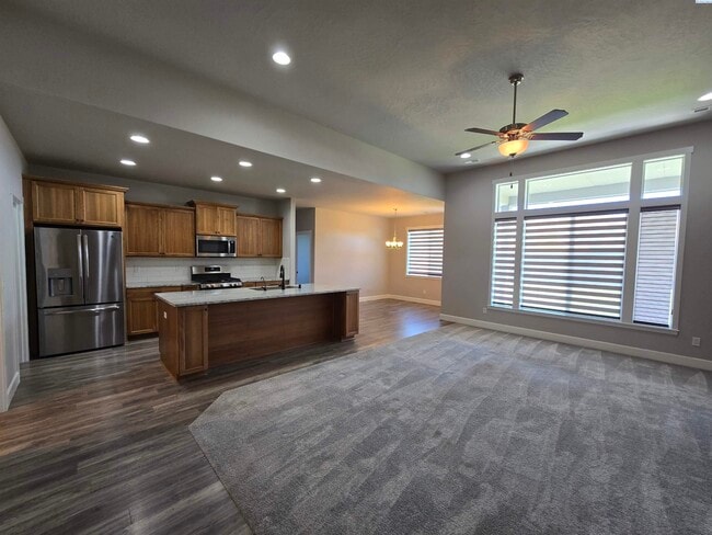 Building Photo - Short Term Rental Rental in Kennewick w/Lawn Care