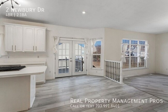 Building Photo - 2 Newbury Dr