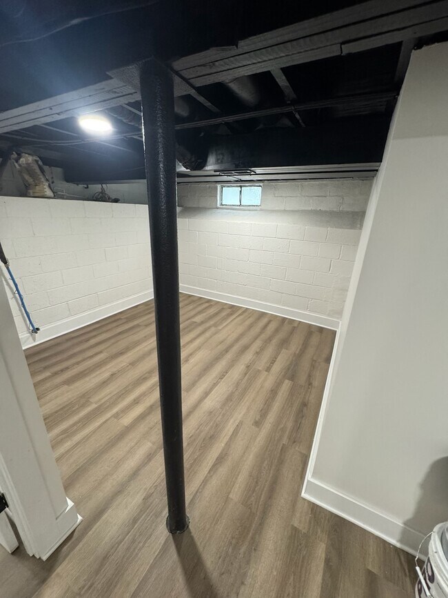 Building Photo - 4230 Norwardo Avenue