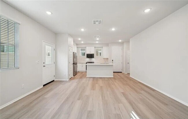Building Photo - 40411 Via Cava