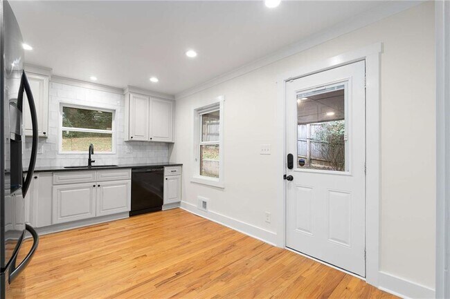 Building Photo - 1857 Boulderview Dr SE
