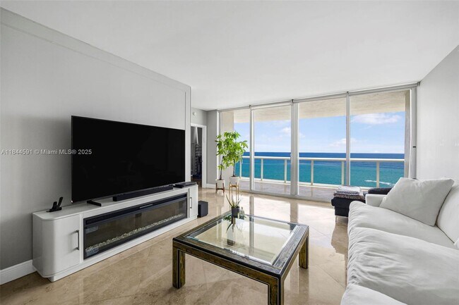 Building Photo - 4775 Collins Ave