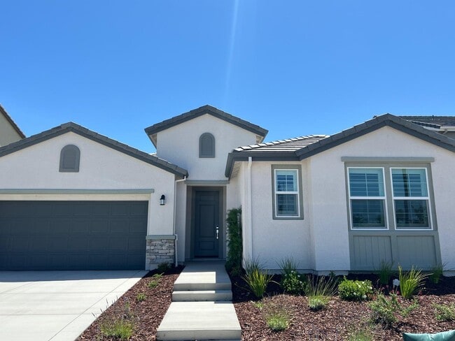 Building Photo - 5256 Ironwood Ave