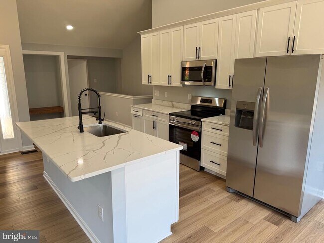 Building Photo - 445 Sawgrass Ct