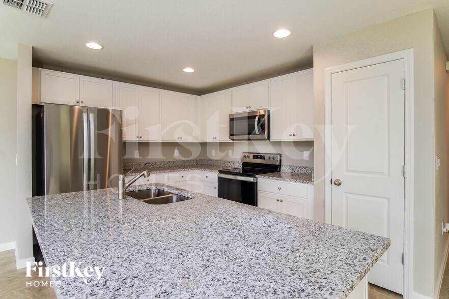 Building Photo - 341 S Haven Ct