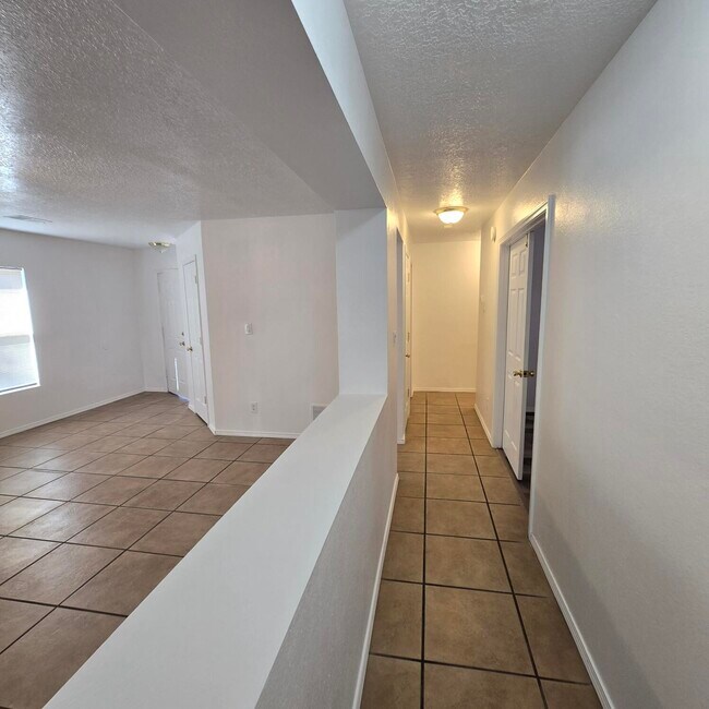 Building Photo - 8204 Tangerine Pl NW